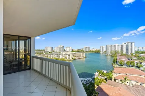 1000 W Island Boulevard Aventura FL 33160