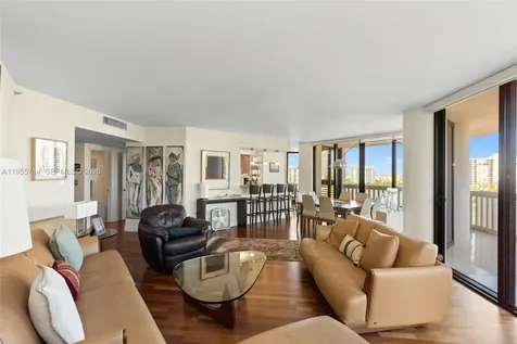 1000 W Island Boulevard Aventura FL 33160
