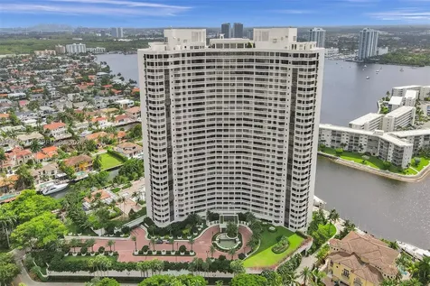 1000 W Island Boulevard Aventura FL 33160