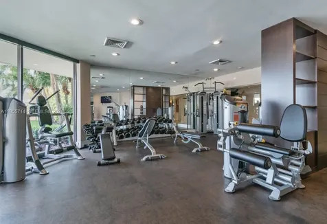 1000 W Island Boulevard Aventura FL 33160