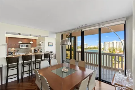 1000 W Island Boulevard Aventura FL 33160
