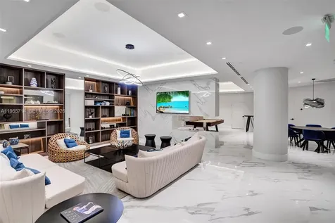 1000 W Island Boulevard Aventura FL 33160