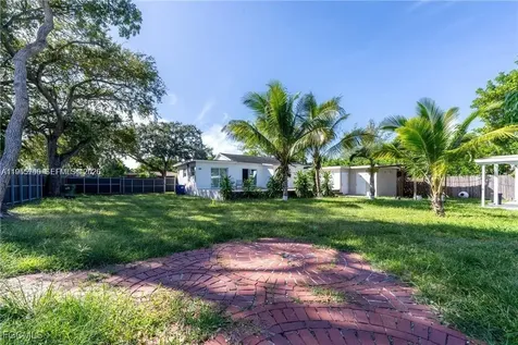 947 NE 149 #1 North Miami FL 33960