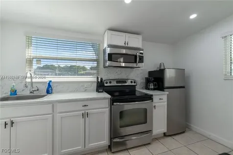 947 NE 149 #1 North Miami FL 33960