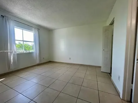 8260 SW 210th Street Cutler Bay FL 33189