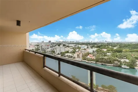 2555 Collins Avenue Miami Beach FL 33140