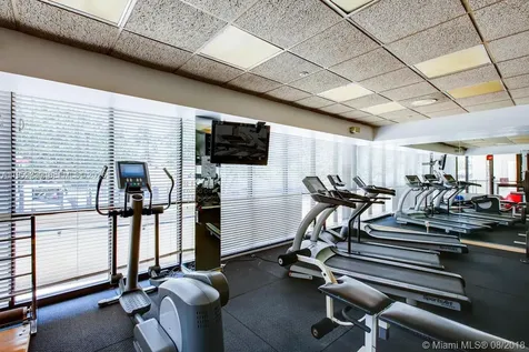 2555 Collins Avenue Miami Beach FL 33140
