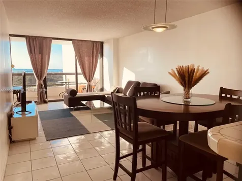 2555 Collins Avenue Miami Beach FL 33140