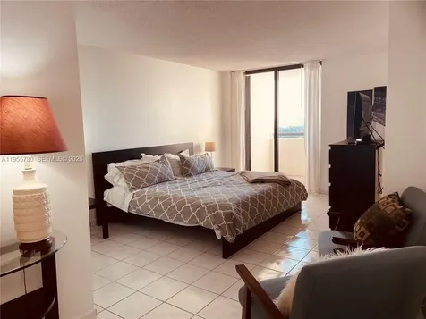 2555 Collins Avenue Miami Beach FL 33140
