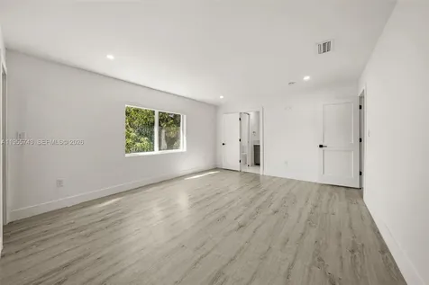 3166 Royal Palm Avenue Miami Beach FL 33140