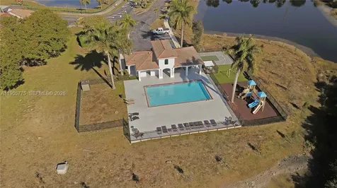 941 SW 148th Place Miami FL 33194