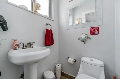 901 NW 22nd Place Miami FL 33125