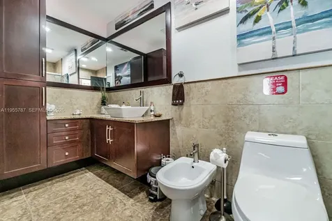 901 NW 22nd Place Miami FL 33125