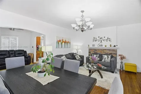 104 SW 40th Avenue Miami FL 33134
