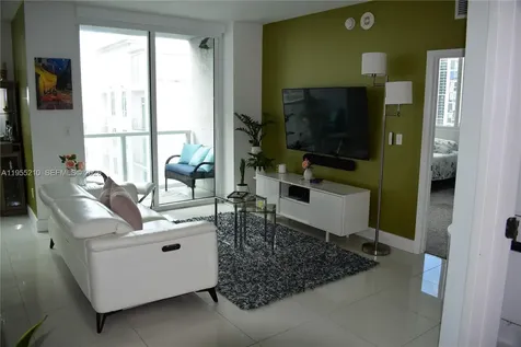 253 NE 2nd Street Miami FL 33132