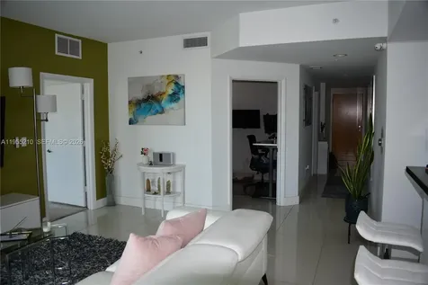253 NE 2nd Street Miami FL 33132