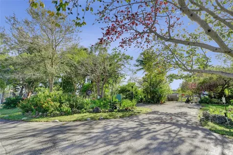 900 SW 128th Avenue Pembroke Pines FL 33027