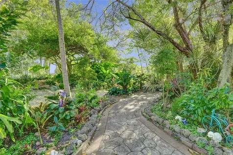 900 SW 128th Avenue Pembroke Pines FL 33027