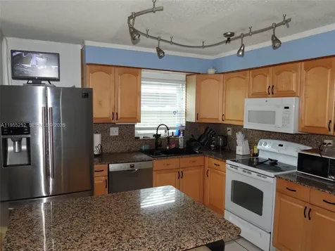 9331 NW 33rd Manor Sunrise FL 33351