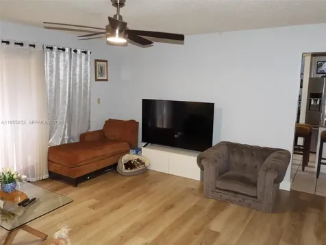 9331 NW 33rd Manor Sunrise FL 33351