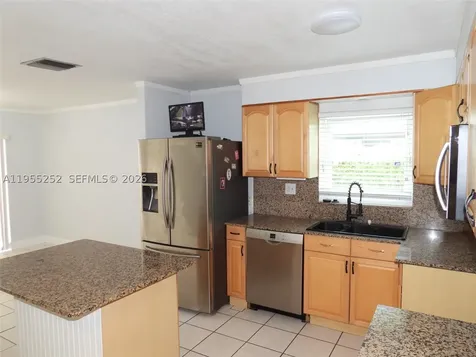 9331 NW 33rd Manor Sunrise FL 33351