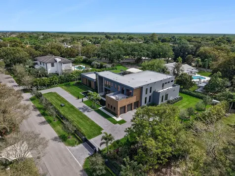 5900 SW 129th Terrace Pinecrest FL 33156