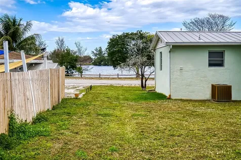 1419 Crest Drive Lake Worth FL 33461