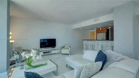 253 NE 2nd Street Miami FL 33132