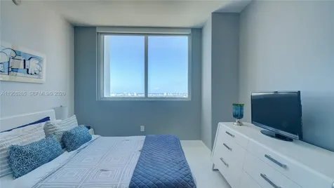 253 NE 2nd Street Miami FL 33132