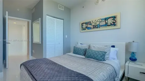 253 NE 2nd Street Miami FL 33132