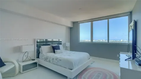 253 NE 2nd Street Miami FL 33132