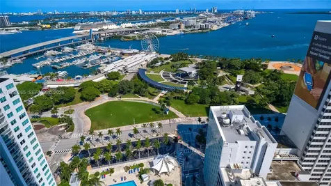 253 NE 2nd Street Miami FL 33132
