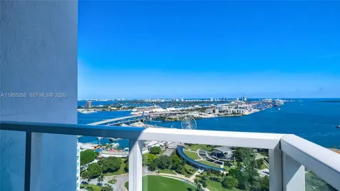 253 NE 2nd Street Miami FL 33132