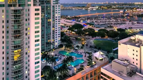 253 NE 2nd Street Miami FL 33132