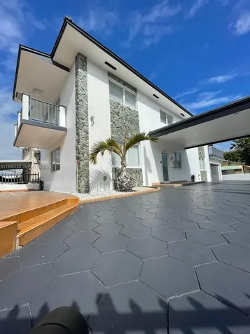 901 NW 22nd Place Miami FL 33125
