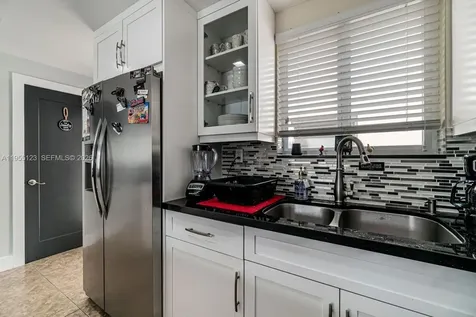 901 NW 22nd Place Miami FL 33125