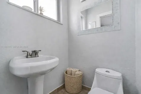 901 NW 22nd Place Miami FL 33125
