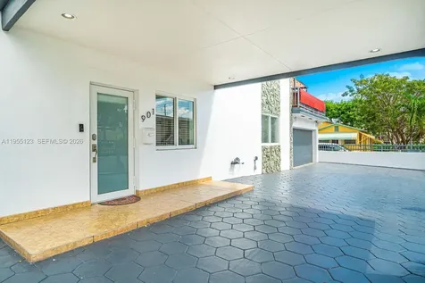 901 NW 22nd Place Miami FL 33125
