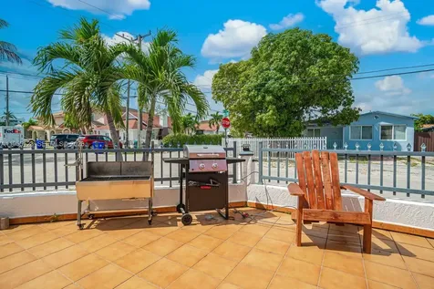 901 NW 22nd Place Miami FL 33125