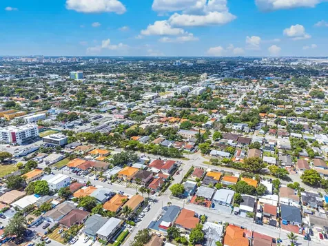901 NW 22nd Place Miami FL 33125