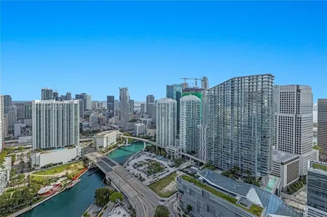 88 SW 7th Street Miami FL 33130