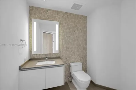 88 SW 7th Street Miami FL 33130