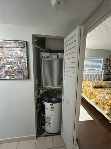 200 W Palm Circle W Pembroke Pines FL 33025