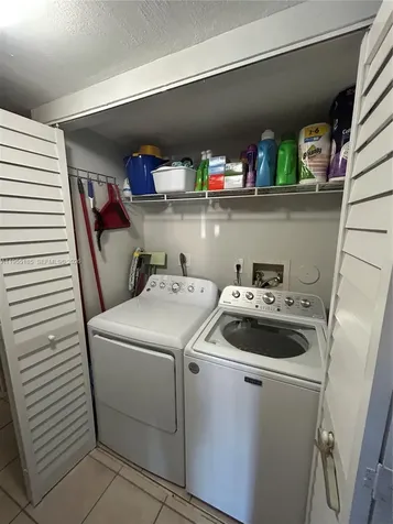 200 W Palm Circle W Pembroke Pines FL 33025