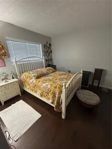 200 W Palm Circle W Pembroke Pines FL 33025