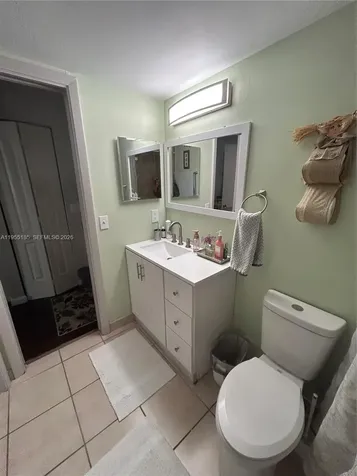 200 W Palm Circle W Pembroke Pines FL 33025