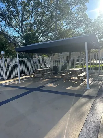 200 W Palm Circle W Pembroke Pines FL 33025