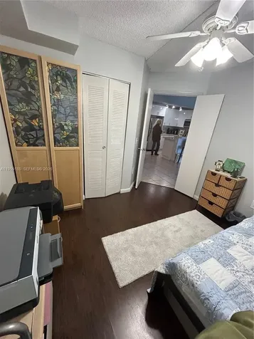 200 W Palm Circle W Pembroke Pines FL 33025