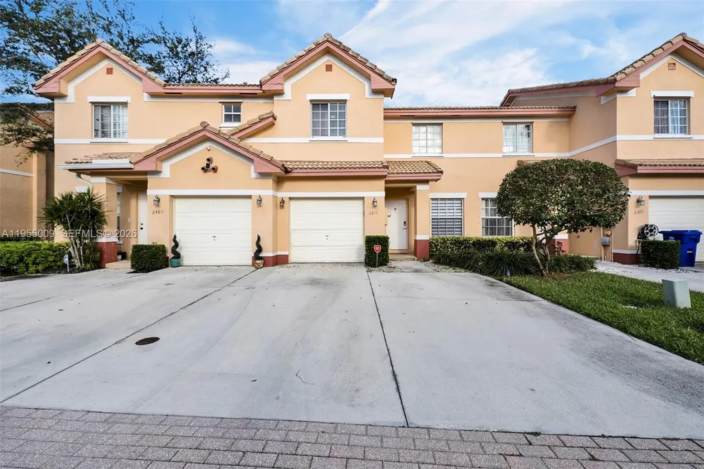 2311 SW 87th Way Miramar FL 33025