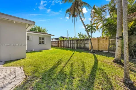 8230 SW 63rd Place Miami FL 33143